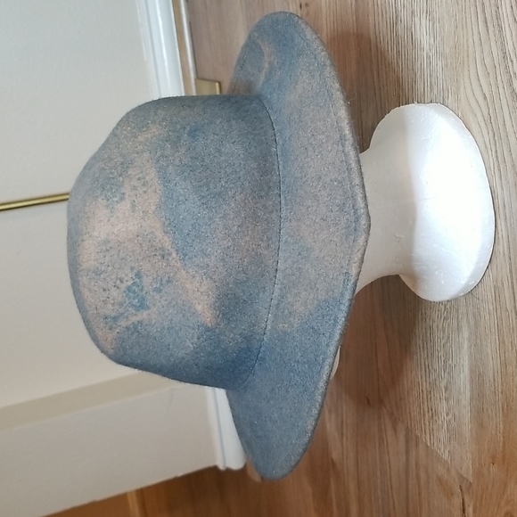 Womens 100% Wool Winter Hat Blue Cream Mix Low Ride - Picture 2 of 9